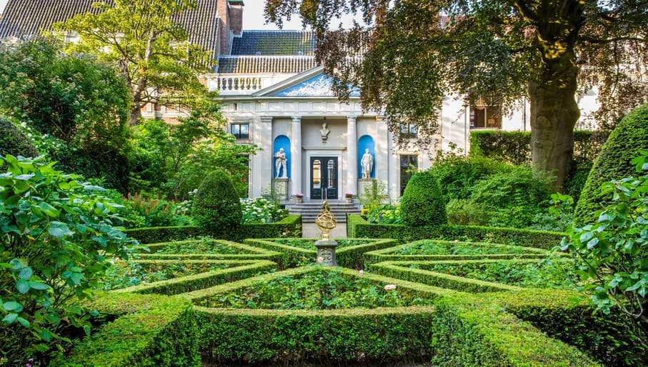Museum van Loon garden