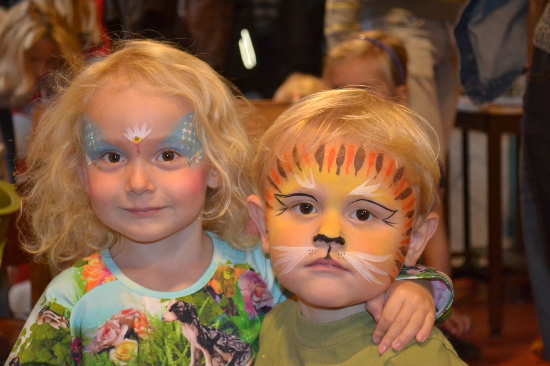 Het kleine meisje, de heks en de uil ! (2+) met Schminken! in Poppentheater Koos Kneus