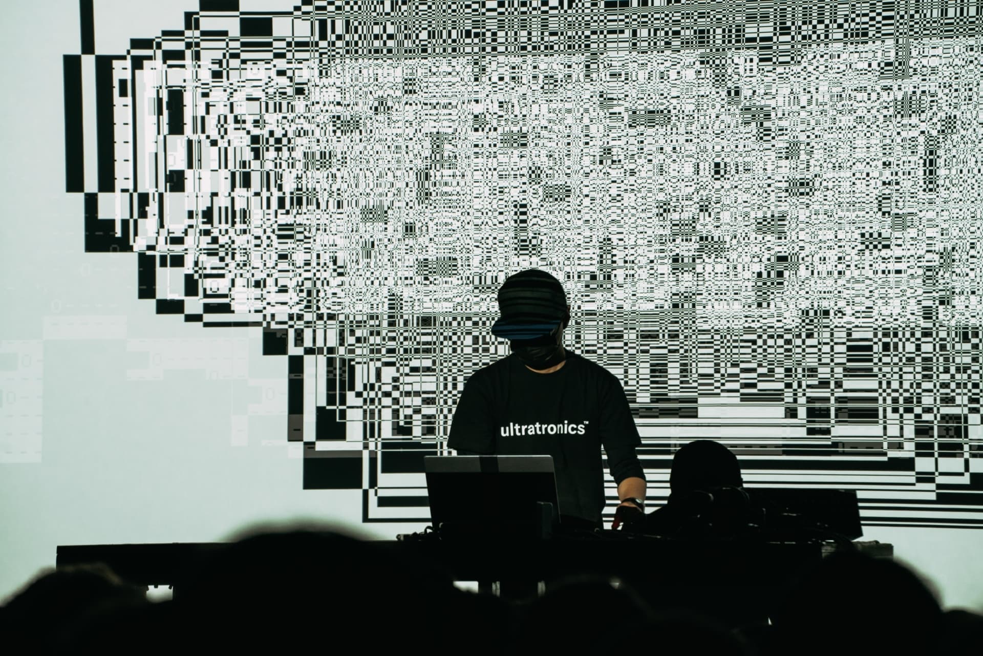 Ryoji Ikeda - Ultratronics (live set)