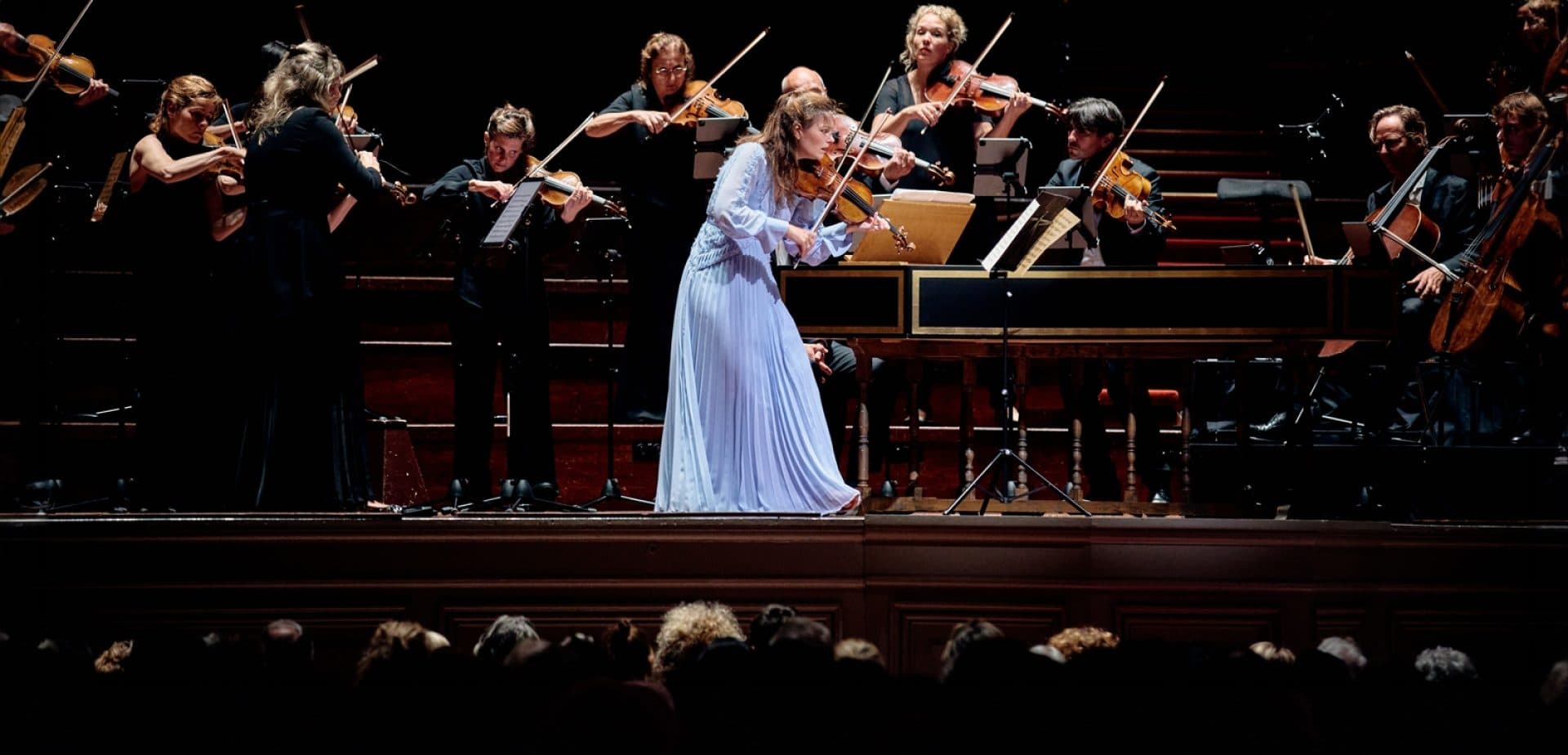 Janine Jansen & Amsterdam Sinfonietta play Vivaldi's The Four Seasons