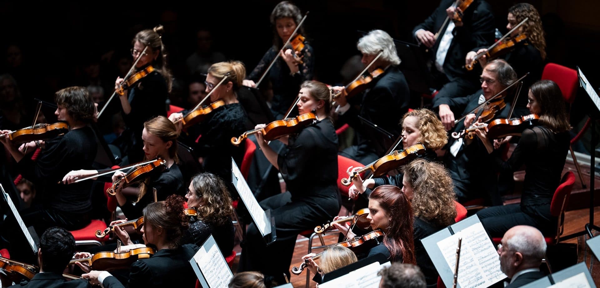 Lorenzo Viotti met Debussy’s La mer en hoogtepunten uit Tristan und Isolde