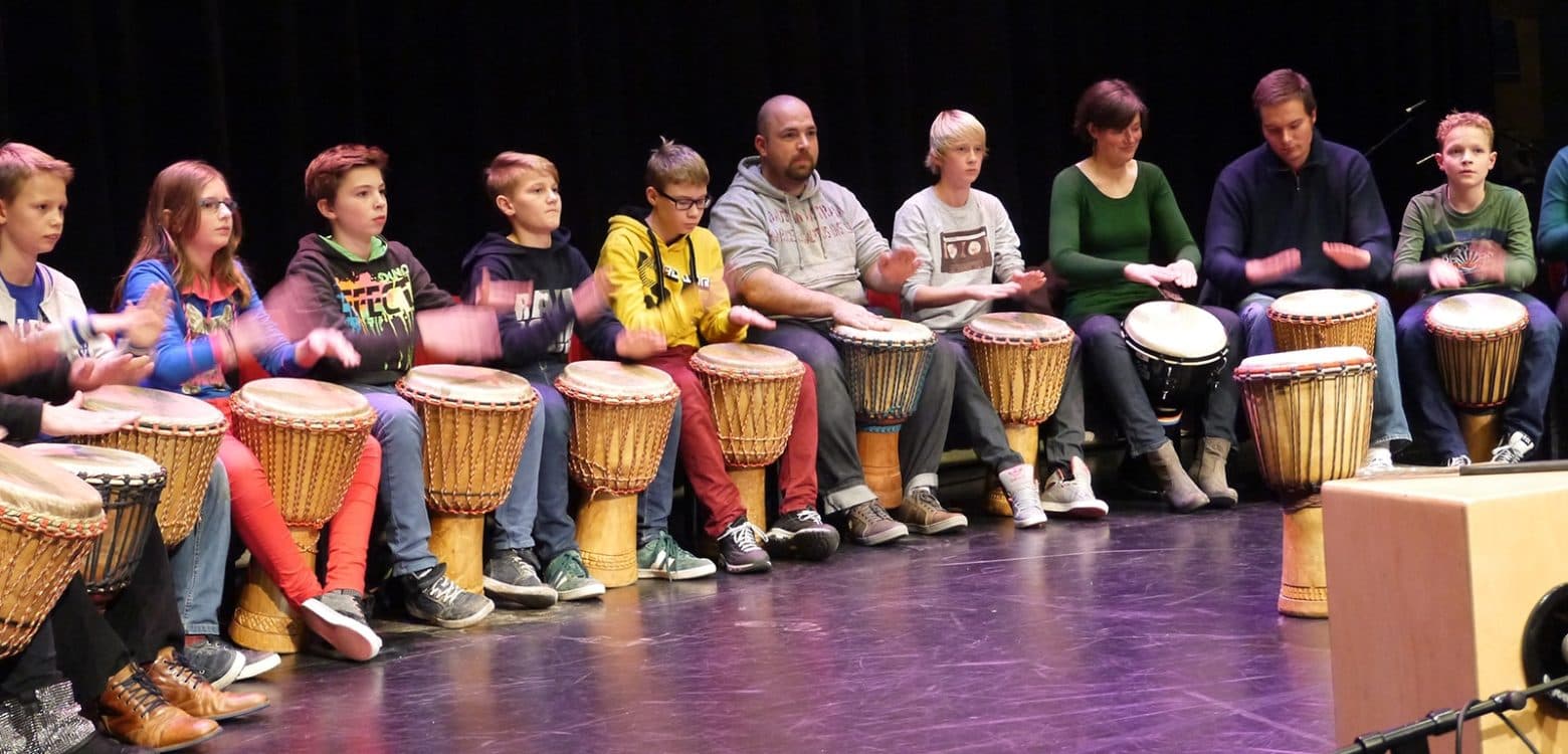 Workshop West-Afrikaanse muziek en trommelen (6+)