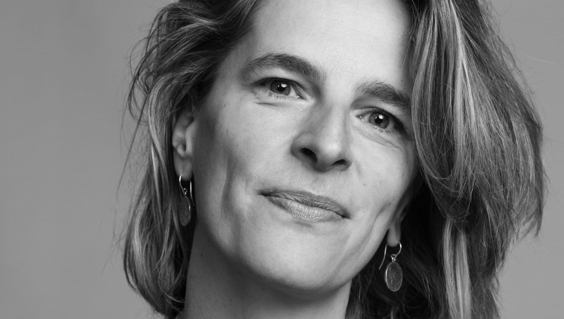 Schrijvers & Soep: Maria Kager over “De buitengewoon geslaagde opvoeding van Frida Wolf”