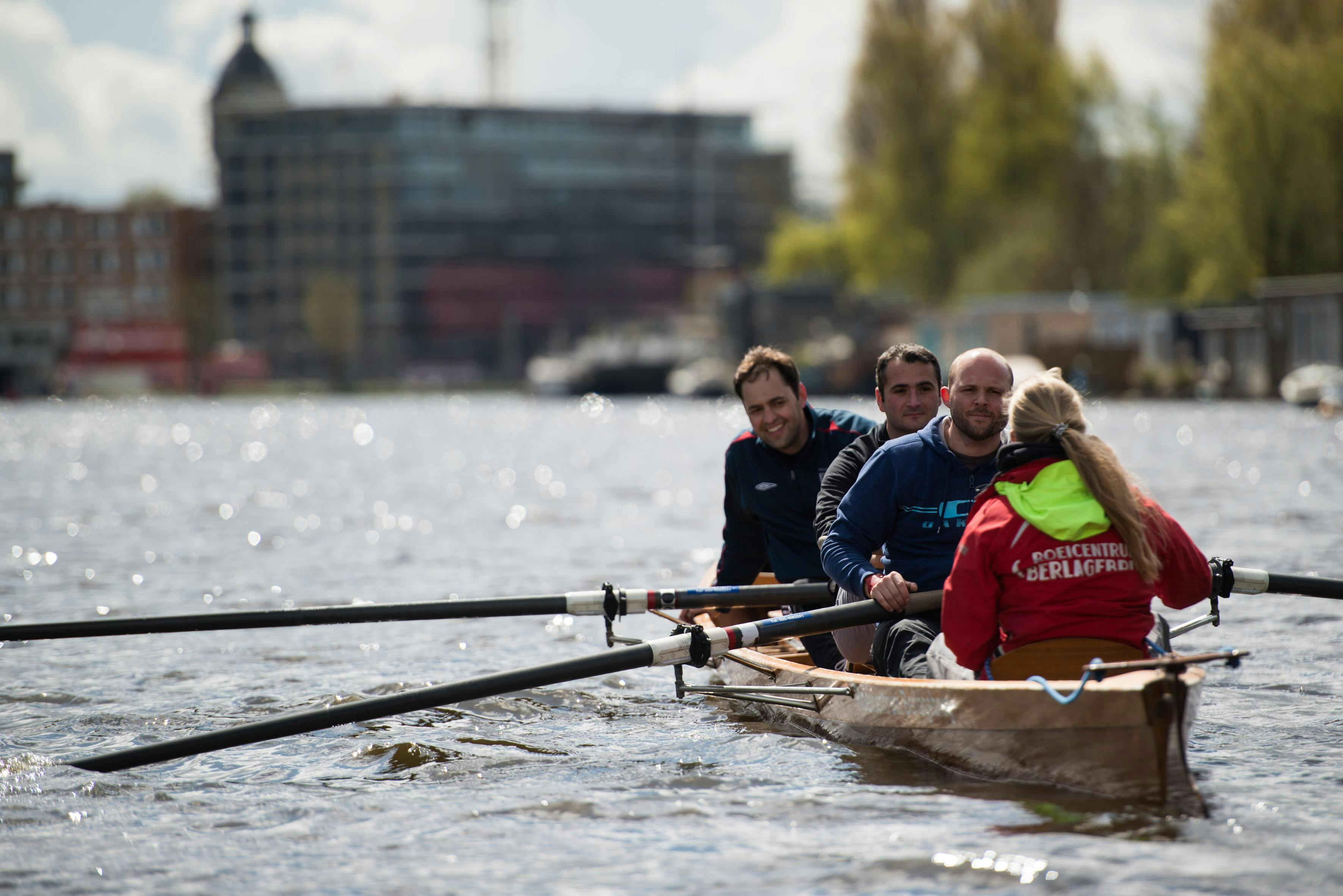 Rowing clinic: Amsterdam from the water (18+)