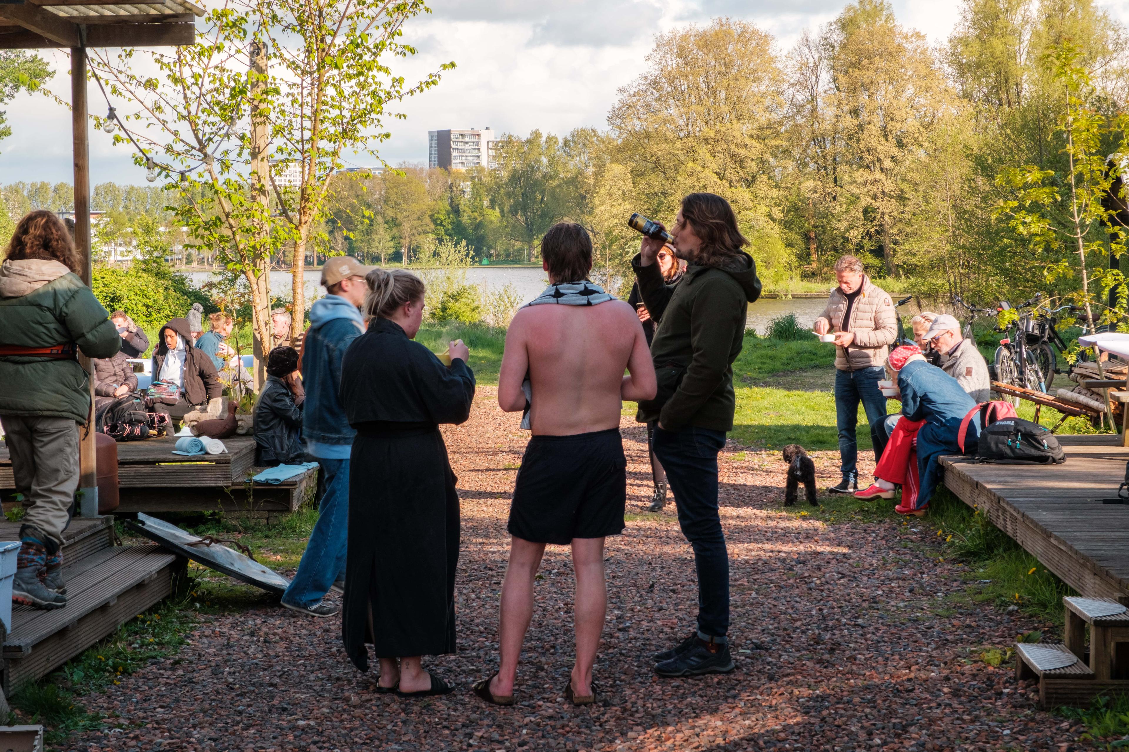 Drijvende sauna van Warm Hearts in de Sloterplas