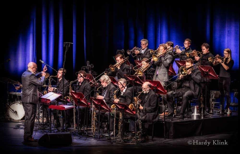 The Millennium Jazz Orchestra ft. Izaline Calister & Sanne Bakker - Poëtisch water