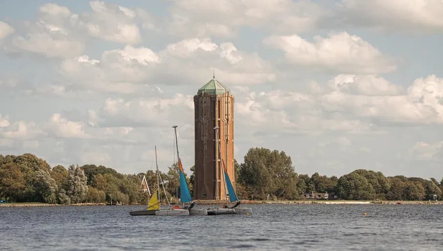 Water tower in Aalsmeer seen from the Westeinderplassen lake