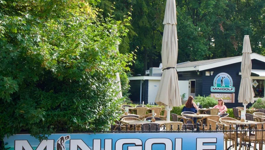 Amstelpark minigolf cafe terrace