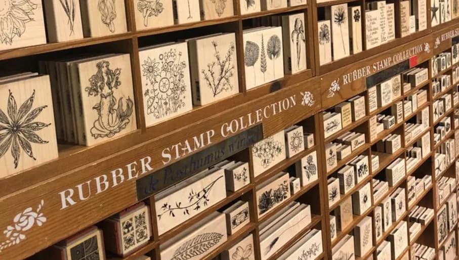 De Posthumuswinkel stamp collection on display