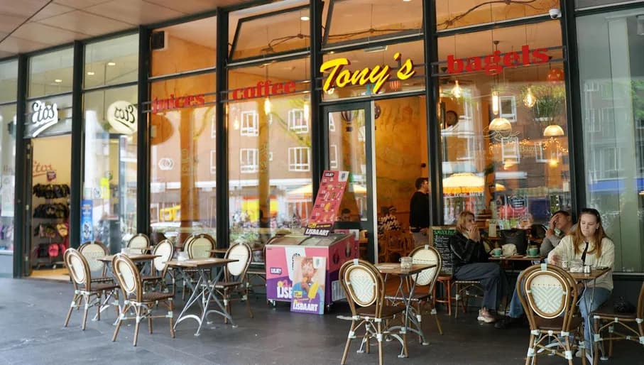 The terrace of Tony's New York City Bagels at Jodenbreestraat.