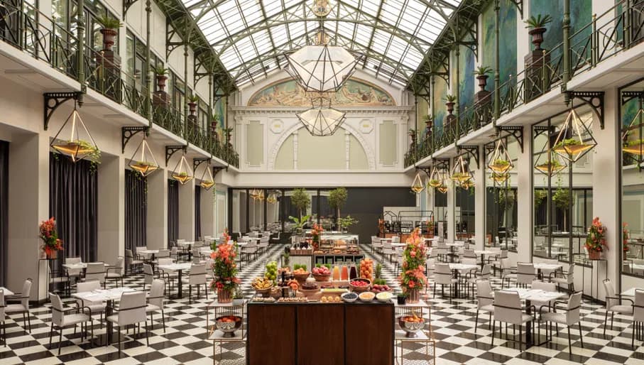 Brunch in the interiors of Grand Hotel Krasnapolsky De Dam