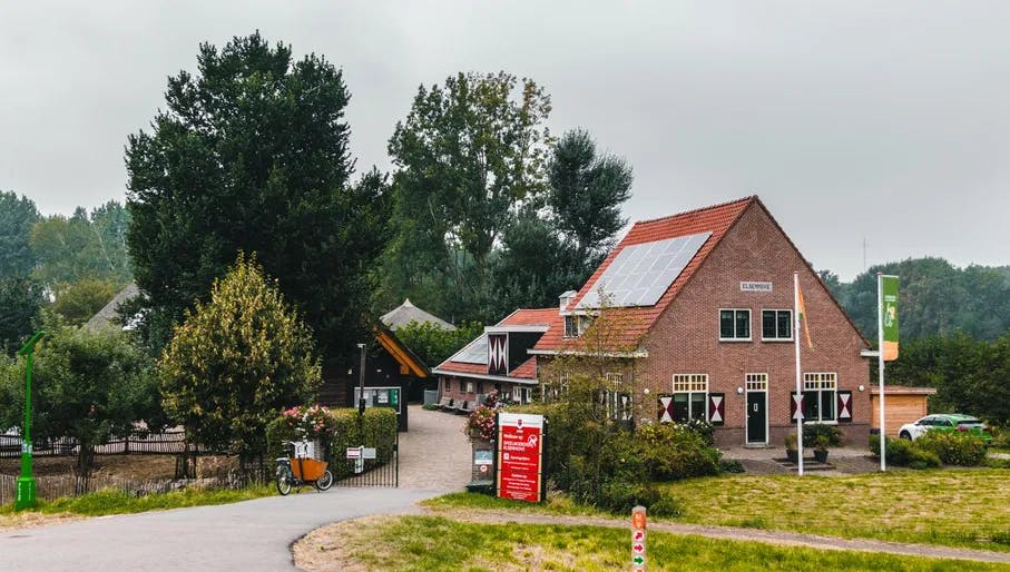 Entrance to Elsenhoeve farm in Amstelveen