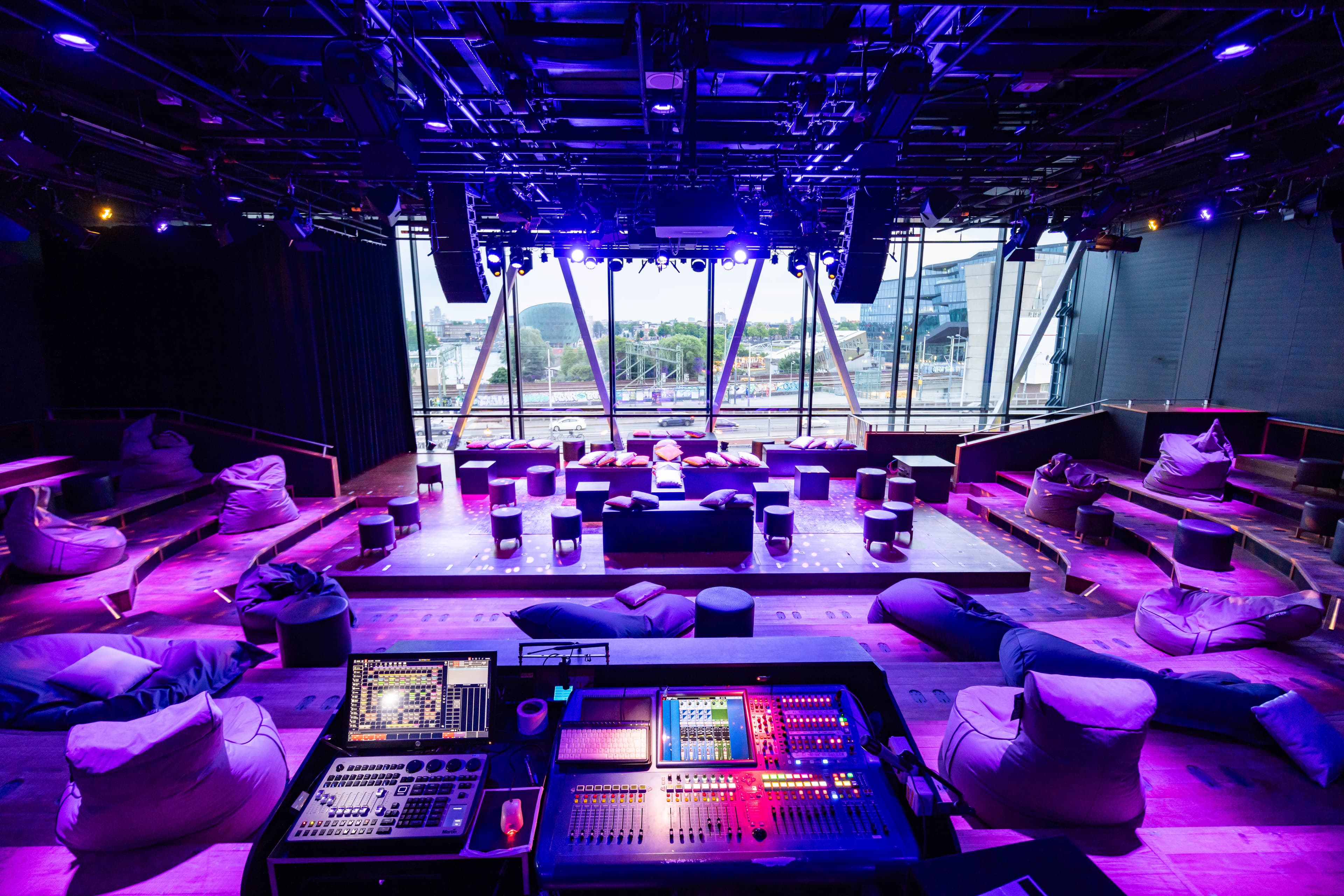 ijVENUES