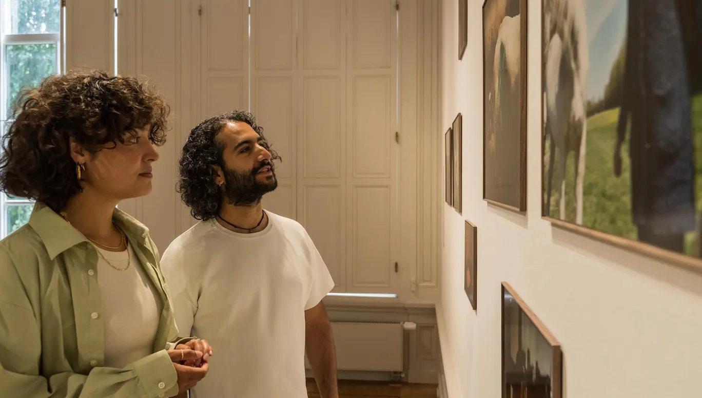 A couple in Huis Marseille.