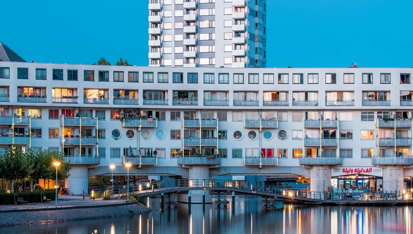 Panamalaan Apartment building