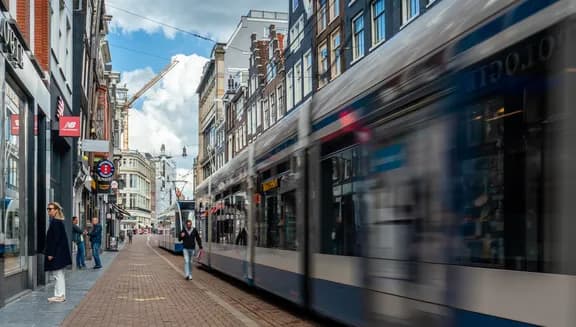 Leidsestraat shopping street