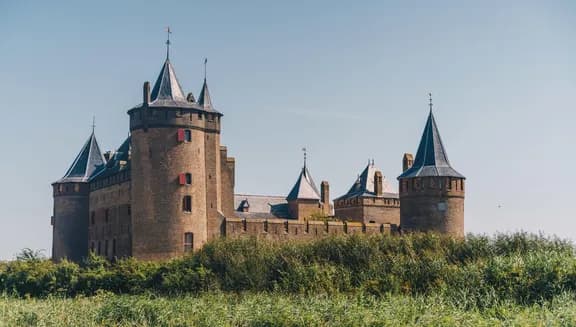 The Muiderslot is a medieval castle in the North Holland town of Muiden, built around 1285, restored to its former glory from 1370 and a national museum since 1878.