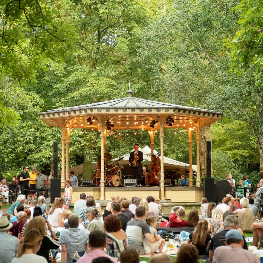 Performance of musician / saxophonist Benjamin Herman during Artis Zoomeravonden