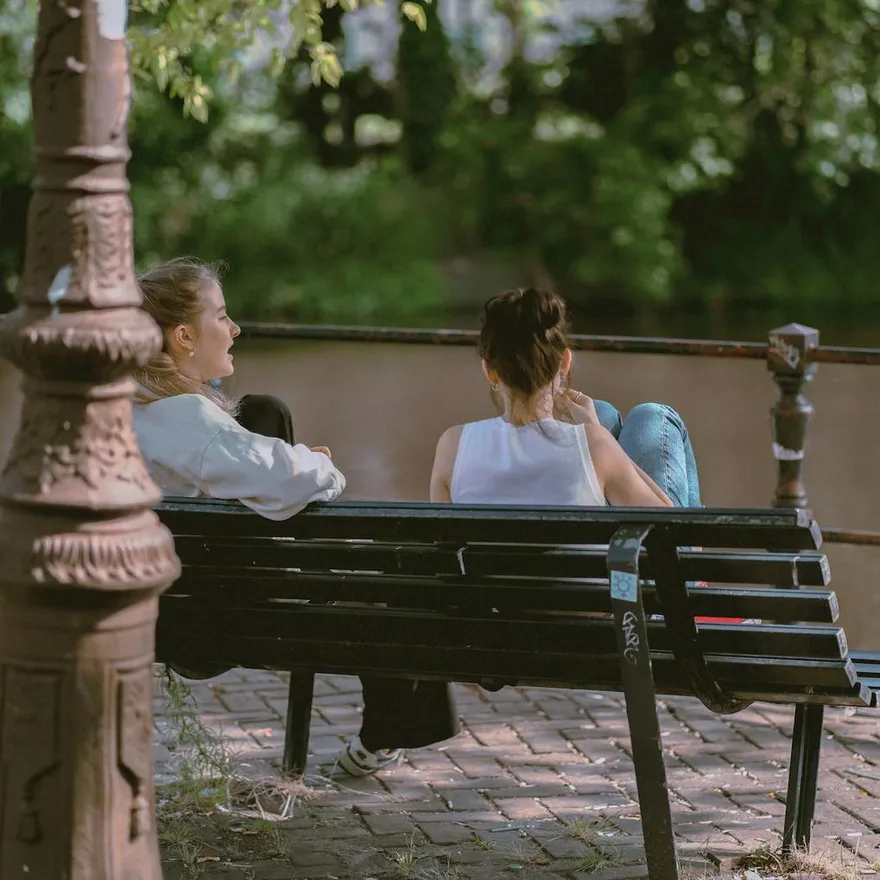 bench talking girls