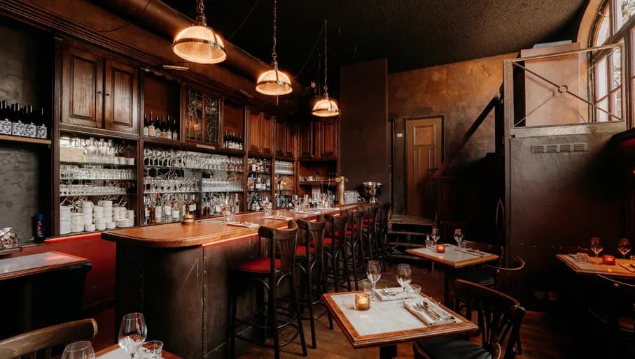 Bar Gui interior