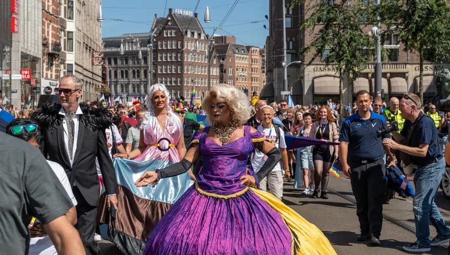 Pride Walk Drag queen.