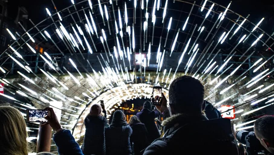 Amsterdam Light Festival ALF 2023 Open Boat Tour canal cruise with Stromma