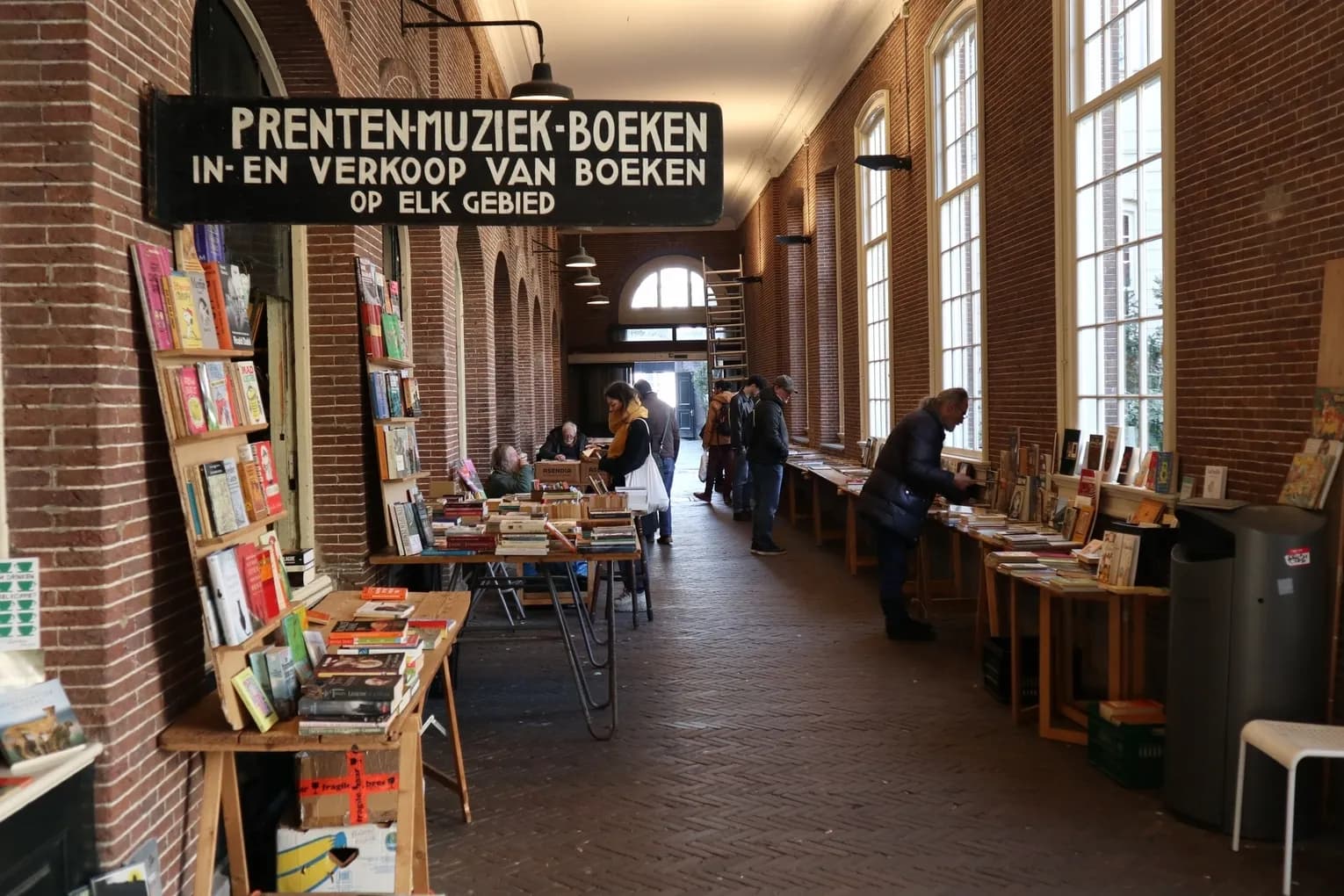 Book market in Amsterdam
2276047857
Oudemanhuispoort Book Market, University of Amsterdam. Shutterstock